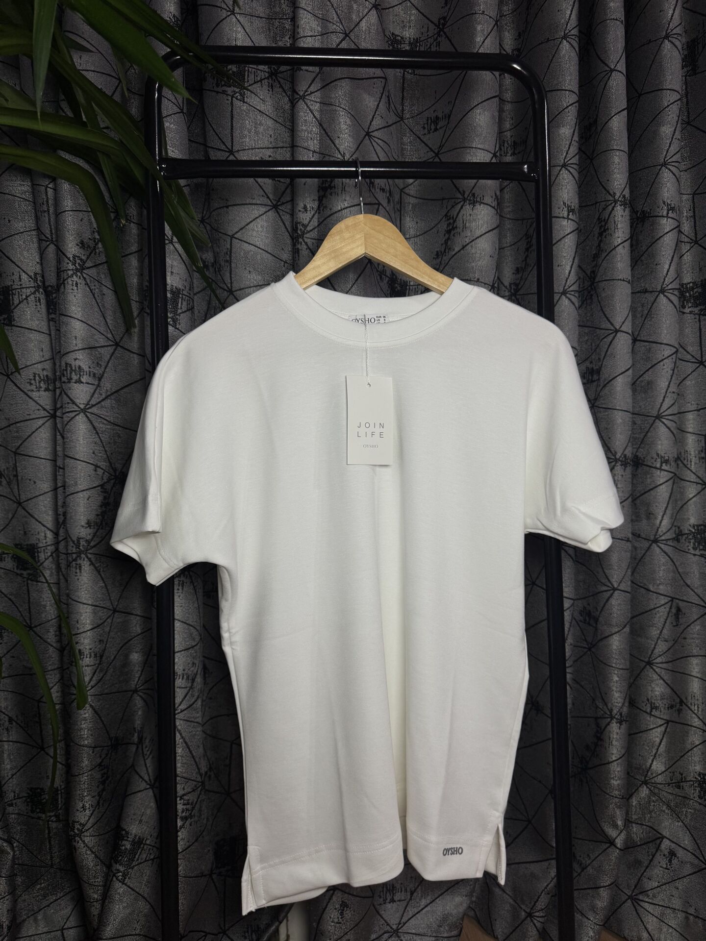 Yırtmaç Detaylı Bayan T-shirt Beyaz